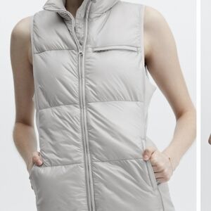 FABLETICS Elliott Packable Puffer Vest Small Ash, Light Gray